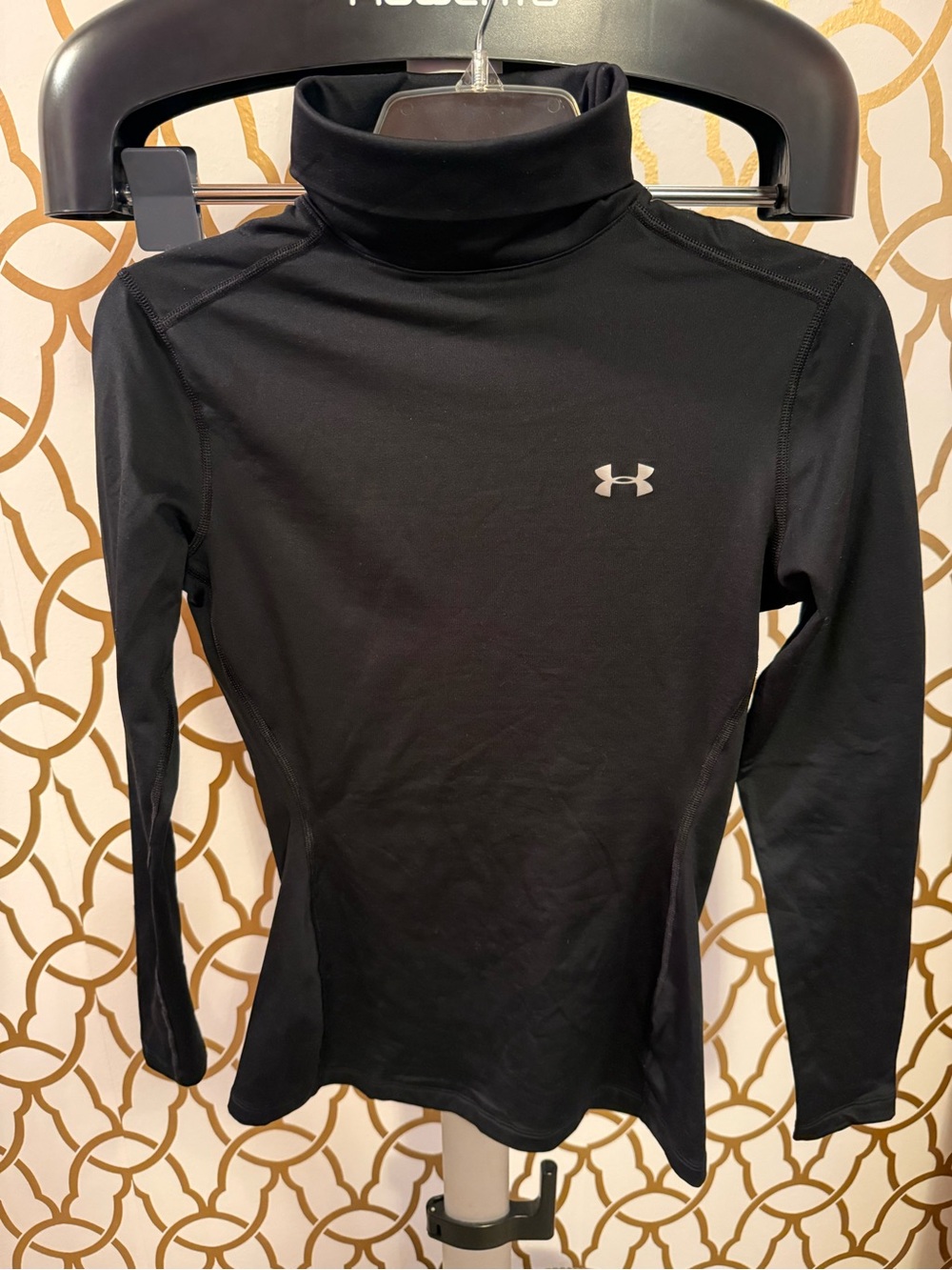 Under Armour Black Long-Sleeve Coldgear Top - Women's size small